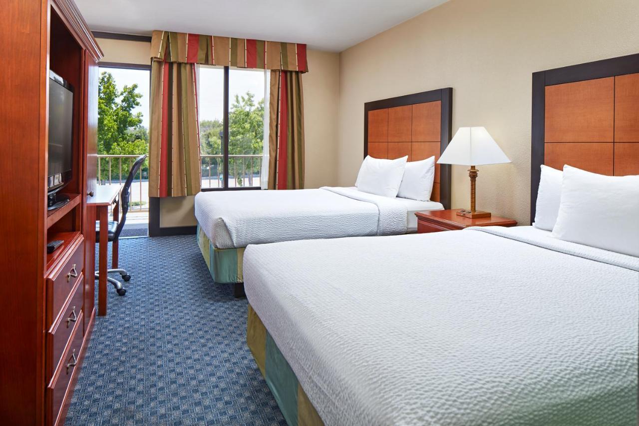 La Quinta By Wyndham Thousand Oaks-Newbury Park Bagian luar foto