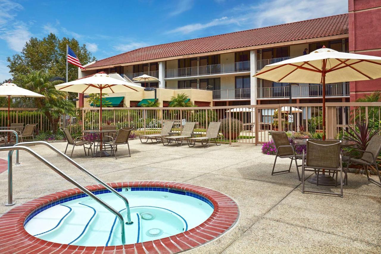 La Quinta By Wyndham Thousand Oaks-Newbury Park Bagian luar foto