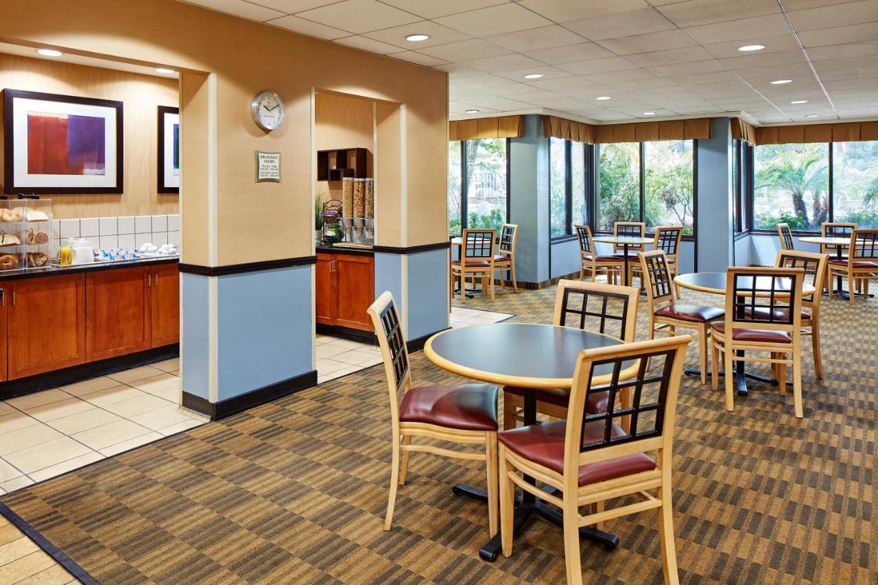 La Quinta By Wyndham Thousand Oaks-Newbury Park Bagian luar foto