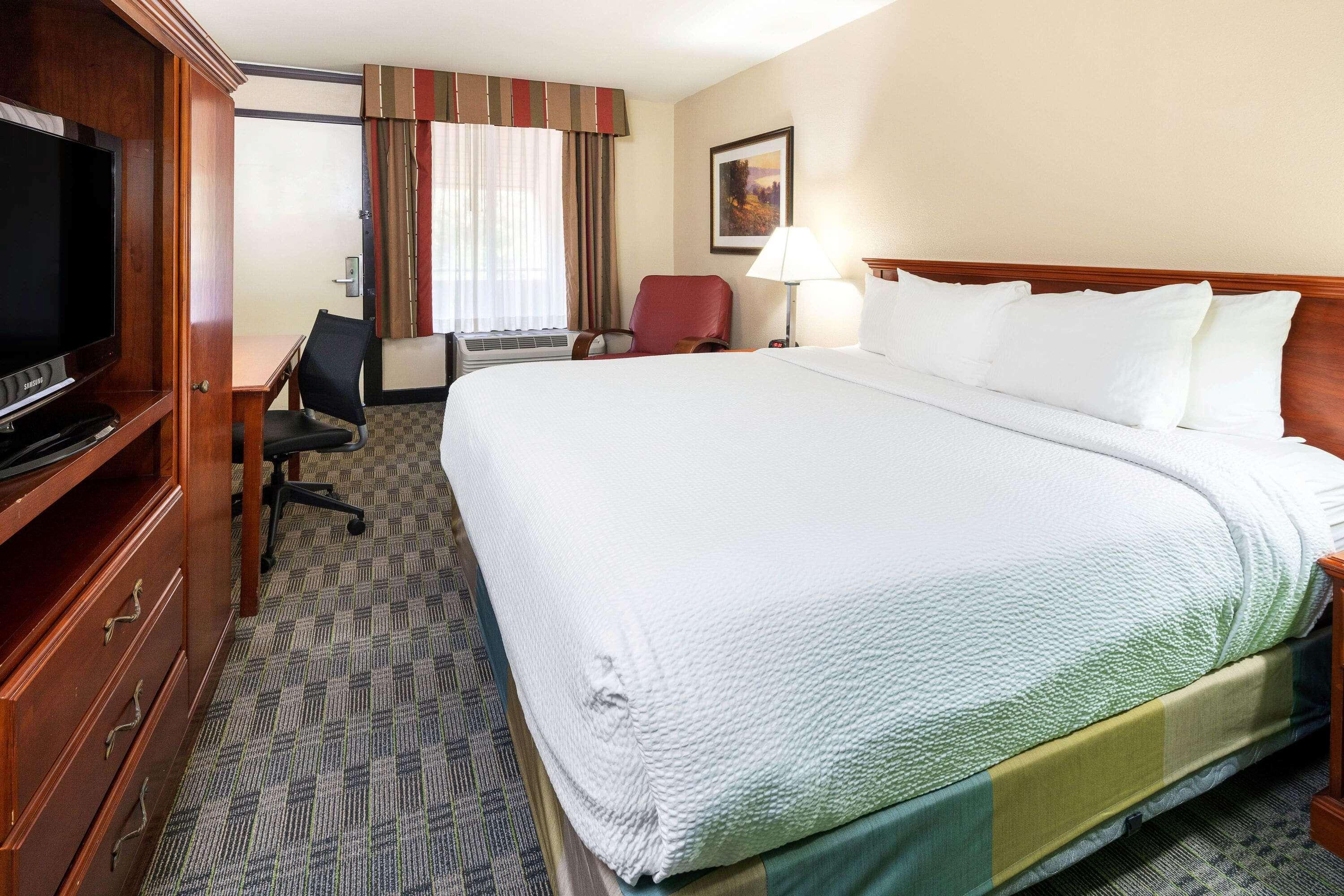 La Quinta By Wyndham Thousand Oaks-Newbury Park Bagian luar foto