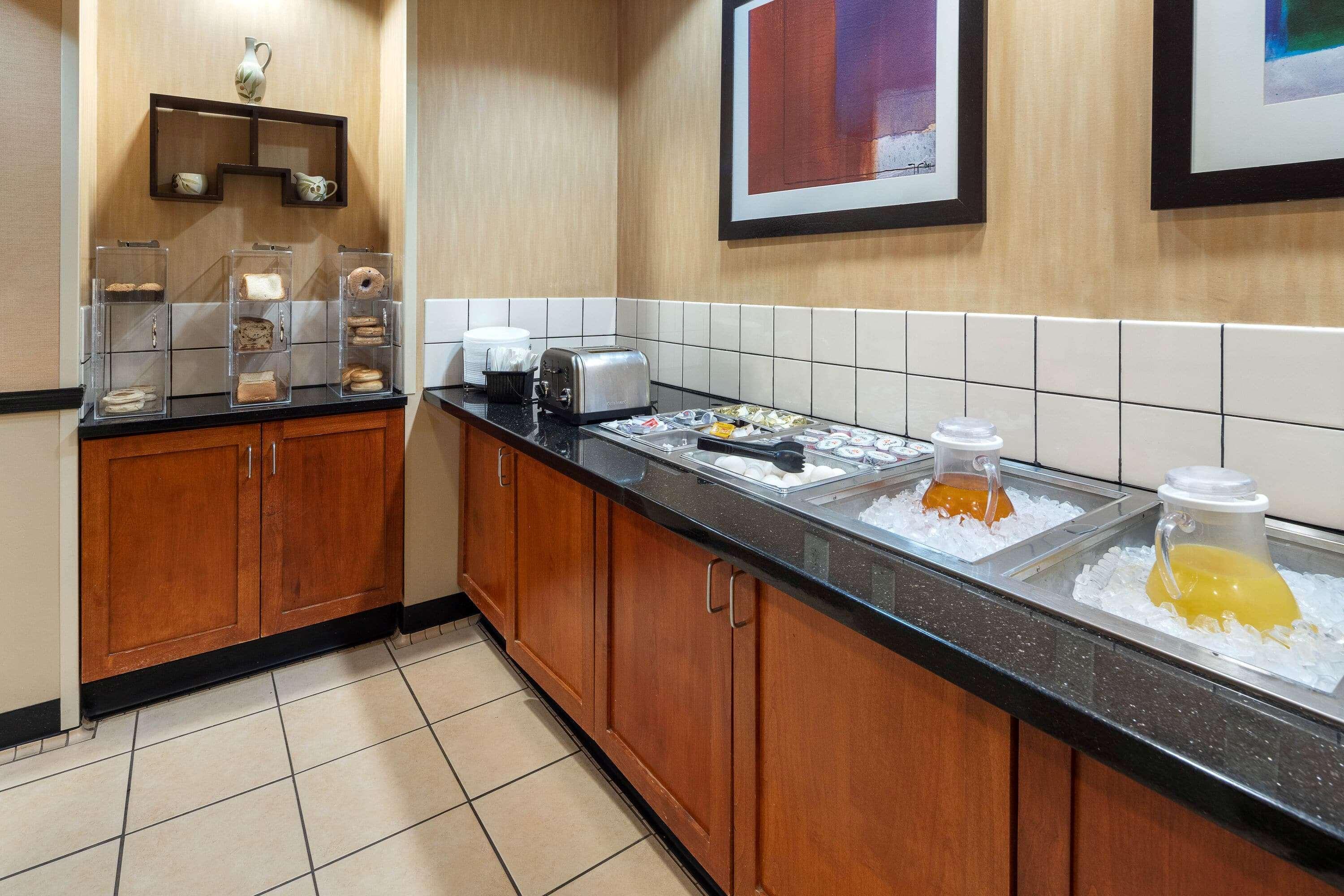 La Quinta By Wyndham Thousand Oaks-Newbury Park Bagian luar foto
