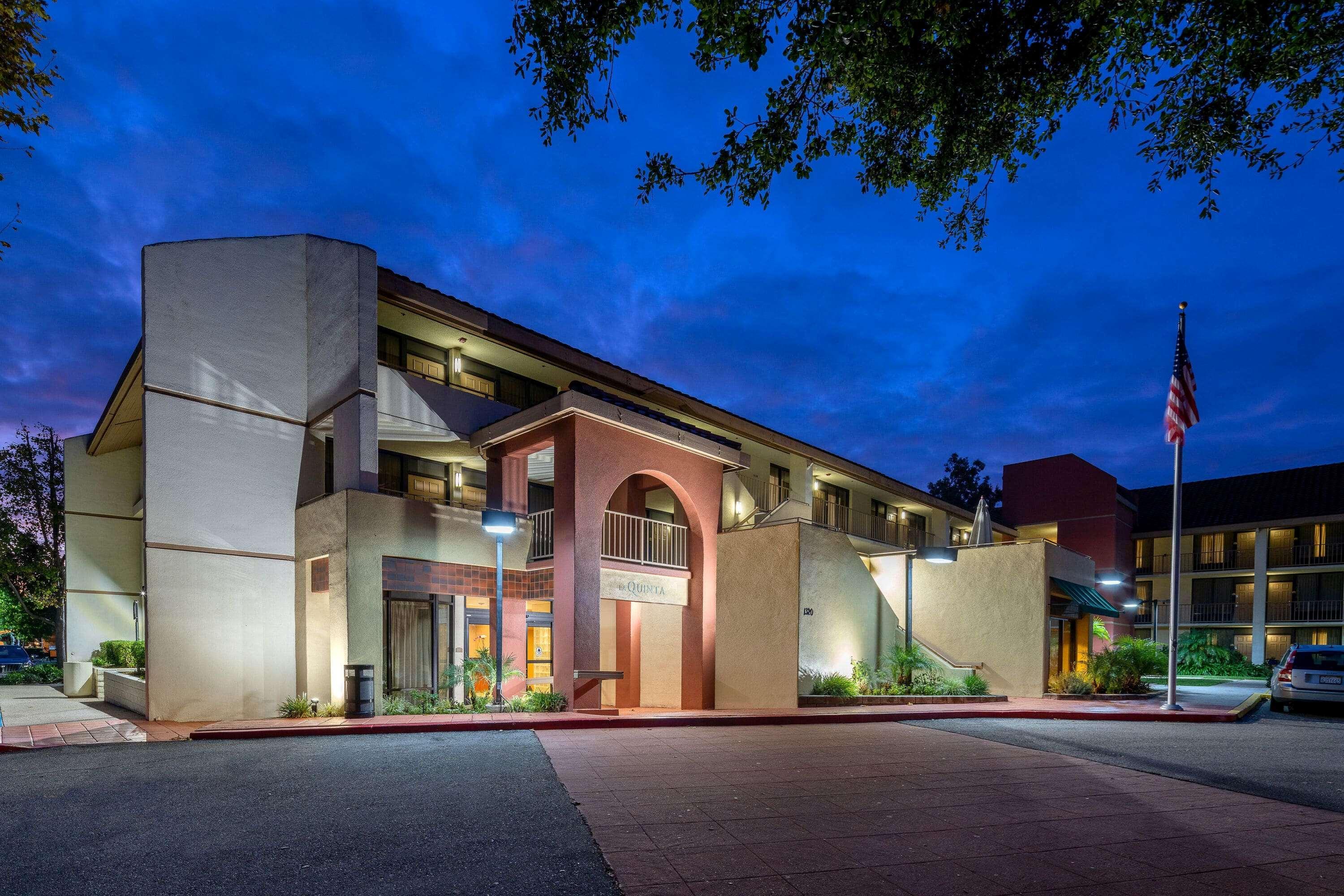 La Quinta By Wyndham Thousand Oaks-Newbury Park Bagian luar foto