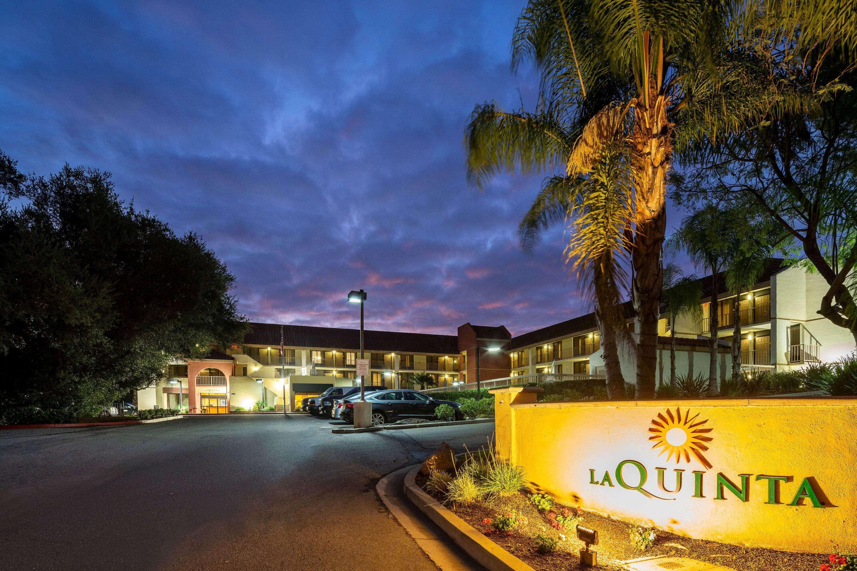 La Quinta By Wyndham Thousand Oaks-Newbury Park Bagian luar foto