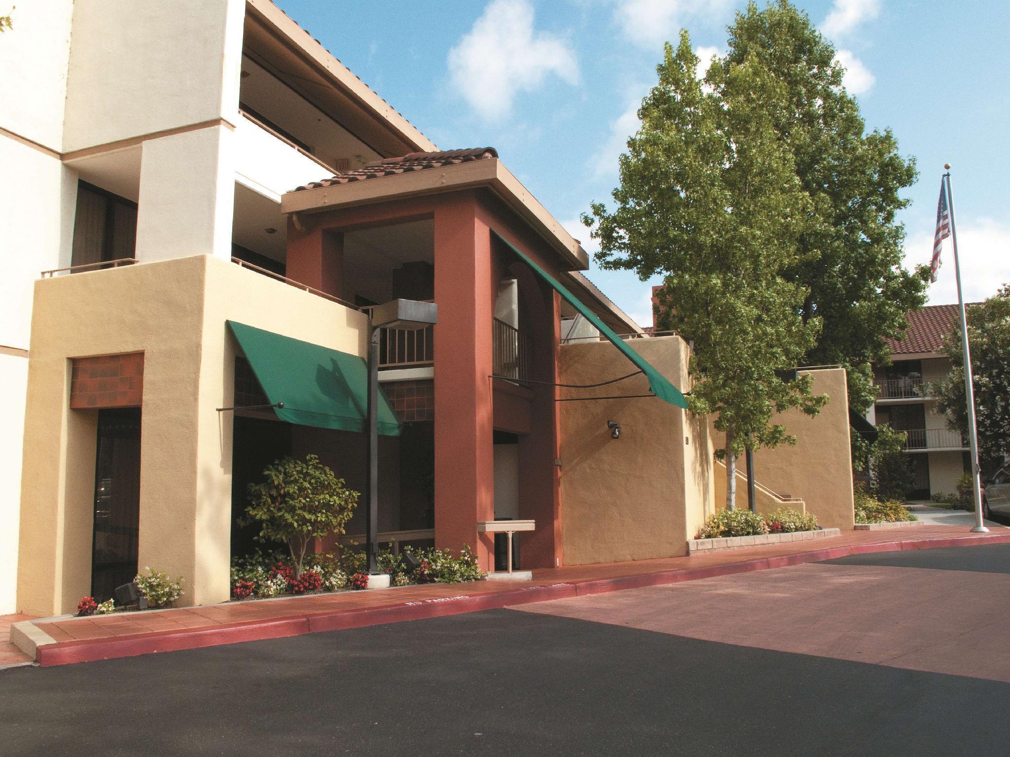 La Quinta By Wyndham Thousand Oaks-Newbury Park Bagian luar foto