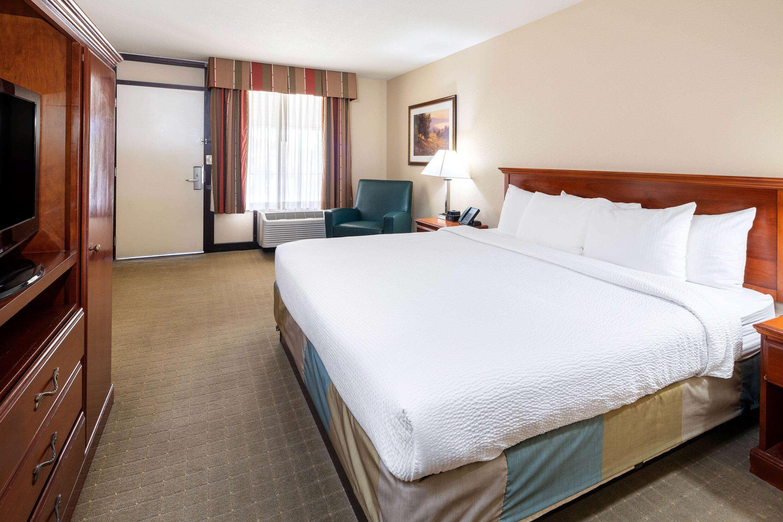 La Quinta By Wyndham Thousand Oaks-Newbury Park Bagian luar foto