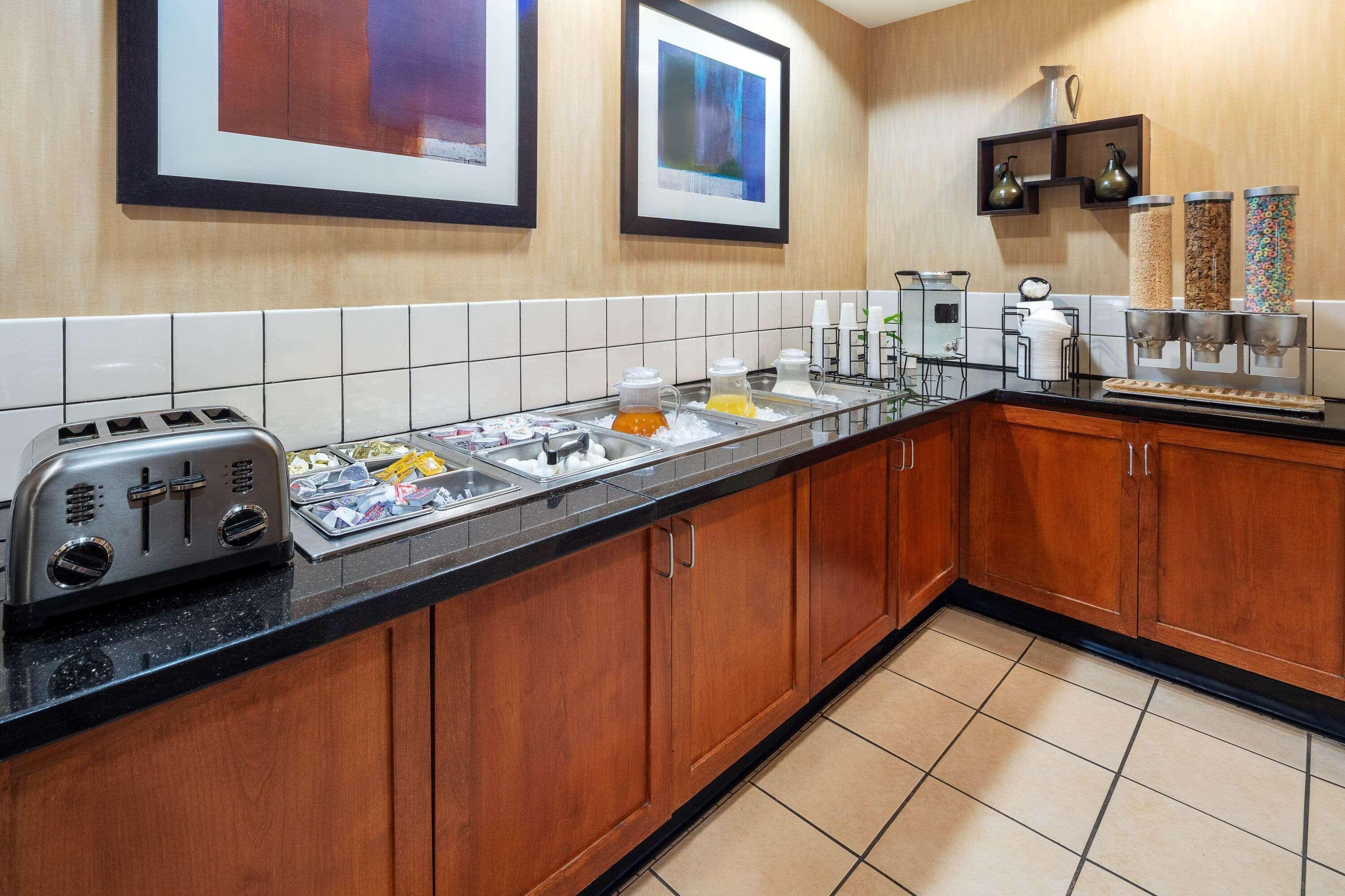 La Quinta By Wyndham Thousand Oaks-Newbury Park Bagian luar foto