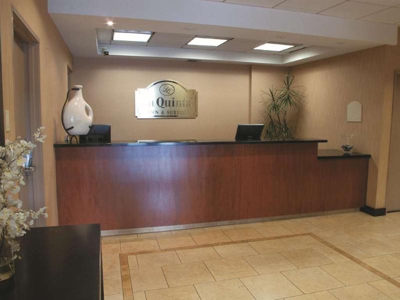 La Quinta By Wyndham Thousand Oaks-Newbury Park Bagian luar foto